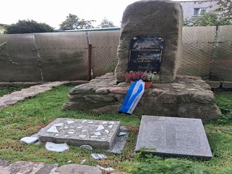 Ein Bild, das drau�en, Pflanze, Baum, Geb�ude enth�lt.