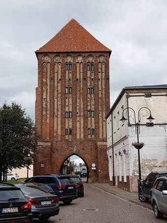 Ein Bild, das drau�en, Himmel, Geb�ude, Wolke enth�lt.