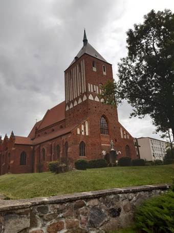 Ein Bild, das Essen, Kleidung, Fastfood, Person enth�lt.