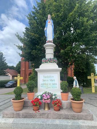 Ein Bild, das Text, Buch, Papier, Ver�ffentlichung enth�lt.